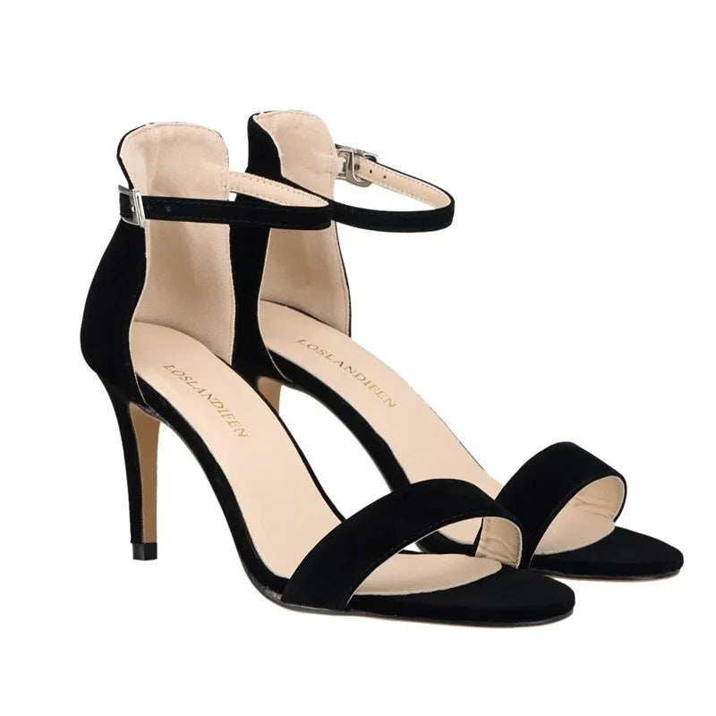 Élégance Rouge Stiletto
